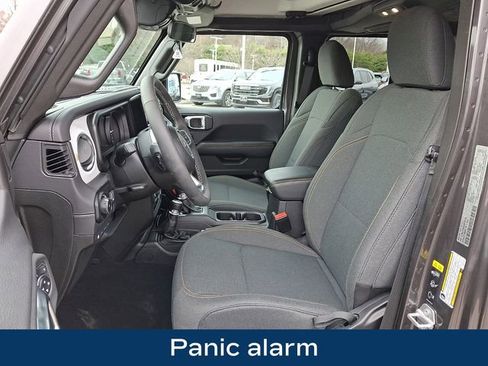 Used 2025 Jeep Wrangler Sahara 4xe image 18