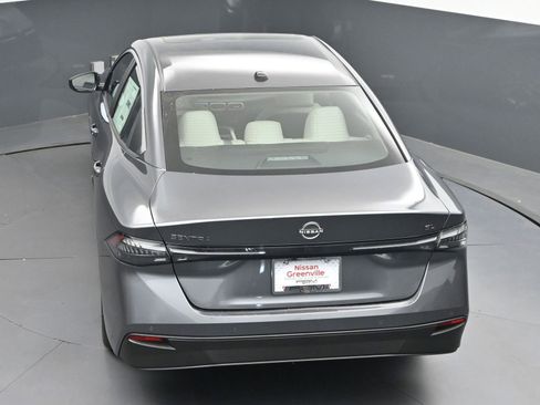 New 2026 Nissan Sentra SL FWD image 35