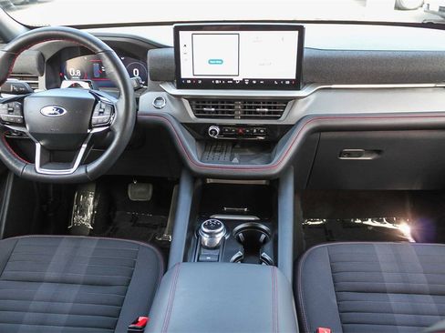 Certified 2025 Ford Explorer ST-Line w/ Premium Package image 17