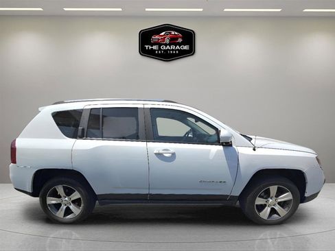 Used 2016 Jeep Compass High Altitude AWD/4WD image 7