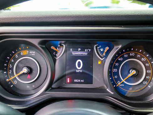 Used 2025 Jeep Wrangler Unlimited Sport AWD/4WD image 14