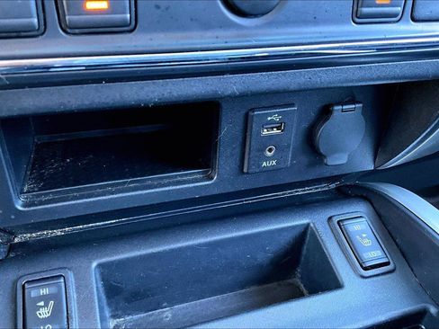 Used 2018 Nissan Titan SL image 31