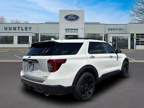 Used 2023 Ford Explorer ST-Line w/ Class IV Trailer Tow Package AWD/4WD image 4