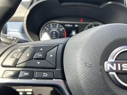 Used 2025 Nissan Versa SV w/ Trunk Package image 23