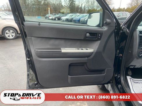 Used 2010 Ford Escape XLT image 10