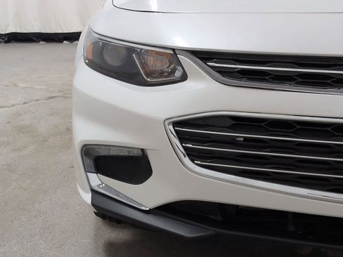 Used 2018 Chevrolet Malibu Premier w/ Premier Sun and Wheel Package image 11