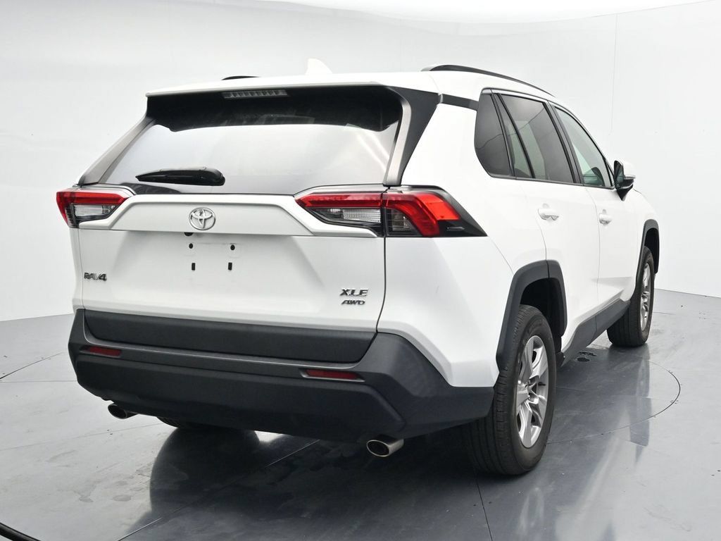 Used 2024 Toyota RAV4 XLE AWD/4WD image 6