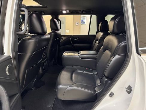 Used 2024 Nissan Armada SL w/ Midnight Edition Package image 20