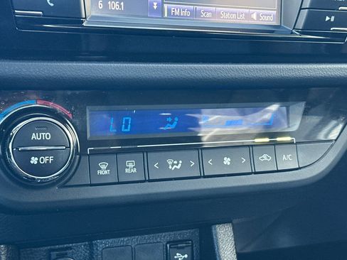 Used 2016 Toyota Corolla S image 19