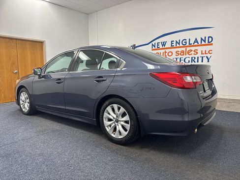 Used 2017 Subaru Legacy 2.5i Premium AWD/4WD image 2