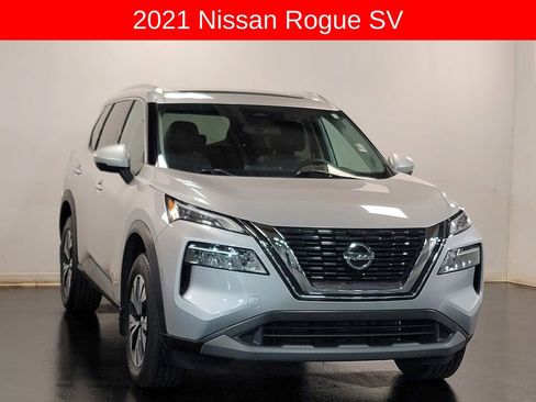 Used 2021 Nissan Rogue SV w/ Premium Package image 2