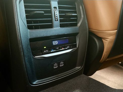 Certified 2023 BMW i4 eDrive35 w/ Premium Package RWD image 27