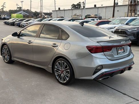 Used 2022 Kia Forte GT image 3