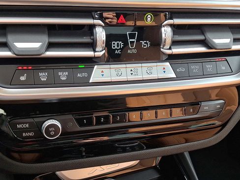 Used 2023 BMW X3 xDrive30i w/ Premium Package w/ZPA image 16