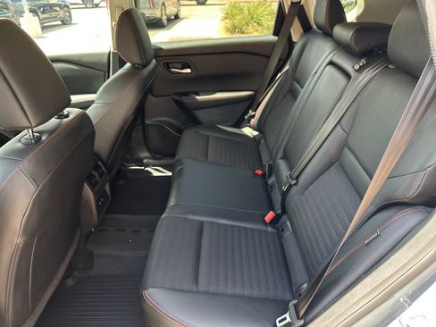 Used 2025 Nissan Rogue SV AWD/4WD image 34