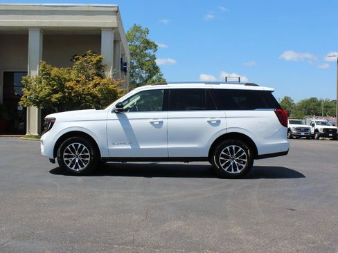 Used 2025 Ford Expedition Platinum AWD/4WD image 11