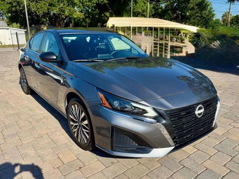 Used 2024 Nissan Altima 2.5 SV FWD image 10