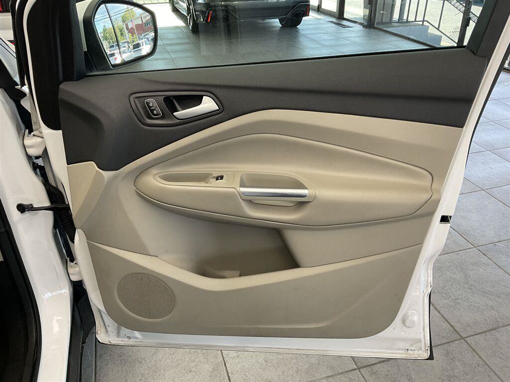 Used 2018 Ford Escape SEL w/ Ford Safe & Smart Package AWD/4WD image 13