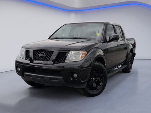Used 2020 Nissan Frontier SV w/ Midnight Edition Floor Mats image 2
