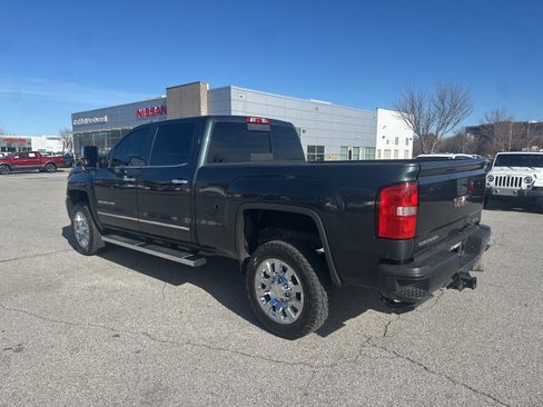 Used 2018 GMC Sierra 2500 Denali w/ Duramax Plus Package image 7