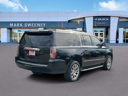 Used 2020 GMC Yukon XL Denali w/ Open Road Package AWD/4WD image 33