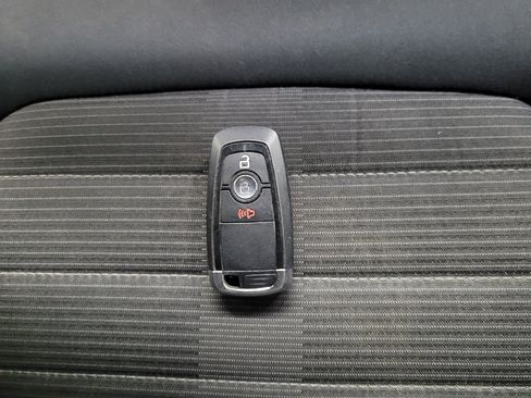 Used 2017 Ford Edge SEL image 32