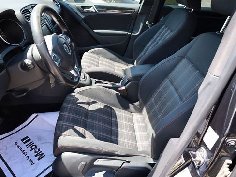 Used 2010 Volkswagen GTI 4-Door image 11
