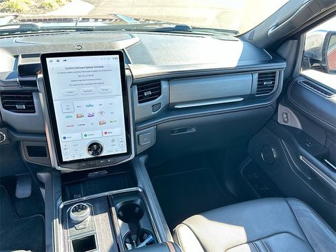 Used 2023 Ford Expedition Max Platinum image 20