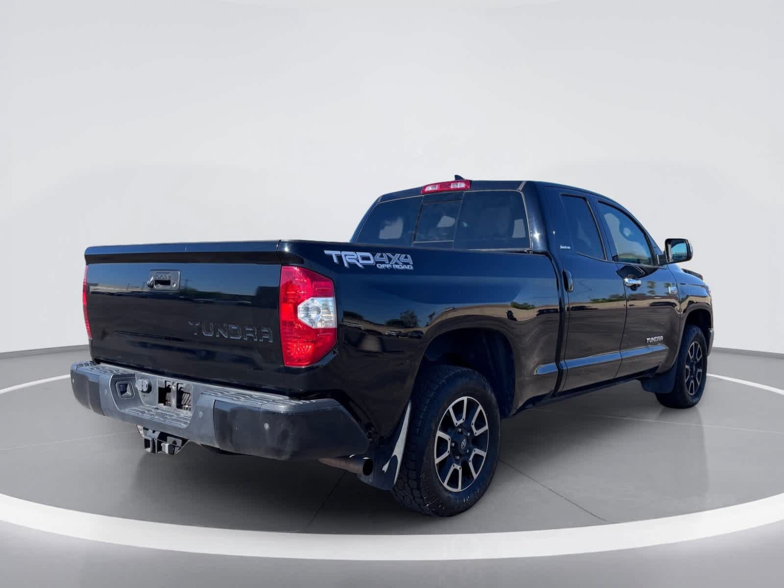 Used 2021 Toyota Tundra Limited w/ Limited Premium Package AWD/4WD image 8