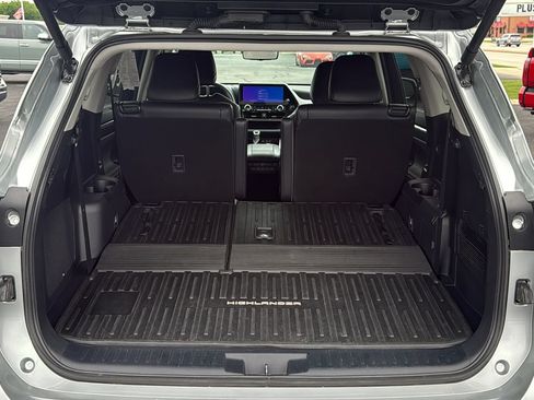 Certified 2024 Toyota Highlander Platinum AWD/4WD image 23