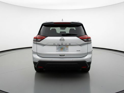 Used 2025 Nissan Rogue SV AWD/4WD image 7