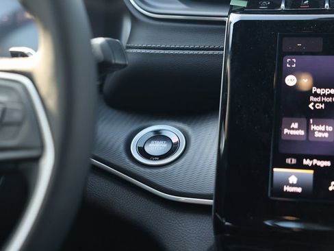 New 2025 Jeep Grand Cherokee Laredo X w/ Trailer Tow Package image 32