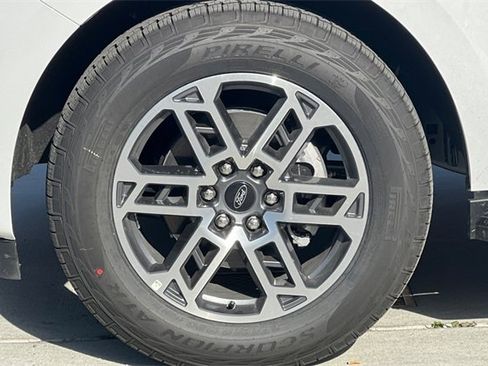 New 2025 Ford Expedition Active image 27