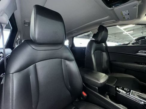 Certified 2025 Kia Sportage EX w/ Premium Package FWD image 27