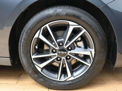 Used 2024 Kia Forte LXS FWD image 11