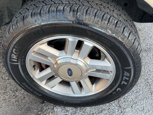 Used 2005 Ford F150 Lariat image 26