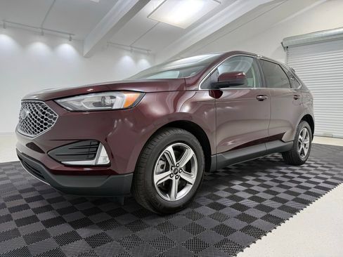 Used 2024 Ford Edge SEL w/ Convenience Package AWD/4WD image 3
