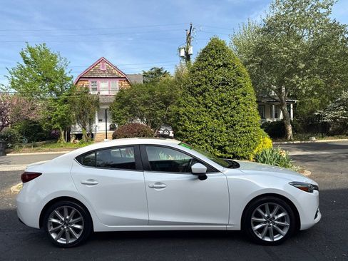 Used 2017 MAZDA MAZDA3 Touring w/ Popular Equipment Package image 6