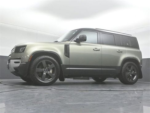 Used 2022 Land Rover Defender 110 SE image 40