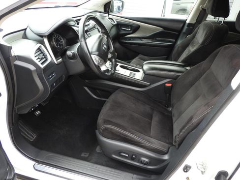 Used 2018 Nissan Murano SV w/ Premium Package image 7