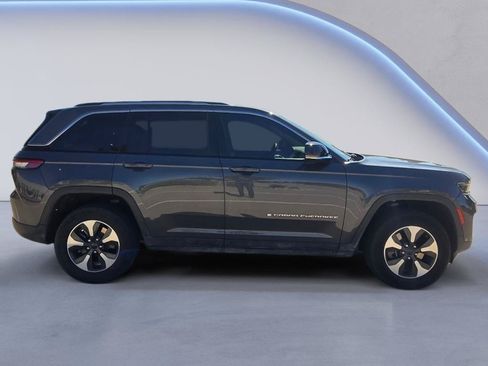 Used 2023 Jeep Grand Cherokee 4WD 4xe image 7