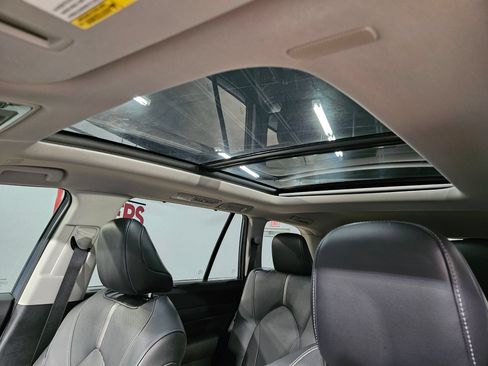 Used 2024 Toyota Grand Highlander AWD image 25