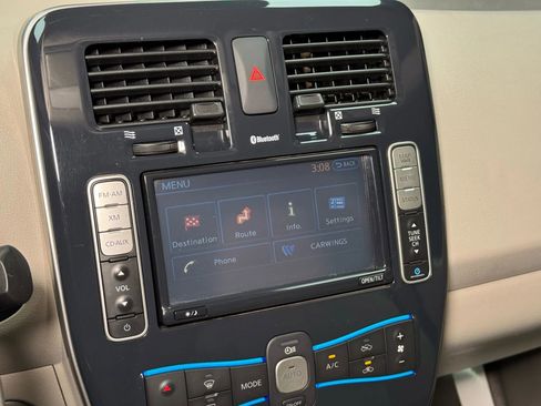 Used 2012 Nissan Leaf SV image 41