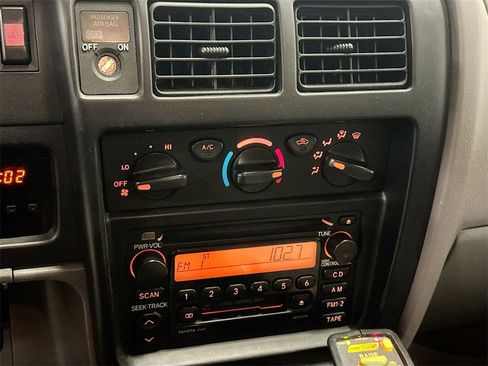 Used 2004 Toyota Tacoma 4x4 Xtracab V6 w/ SR5 Color-Keyed Pkg image 15