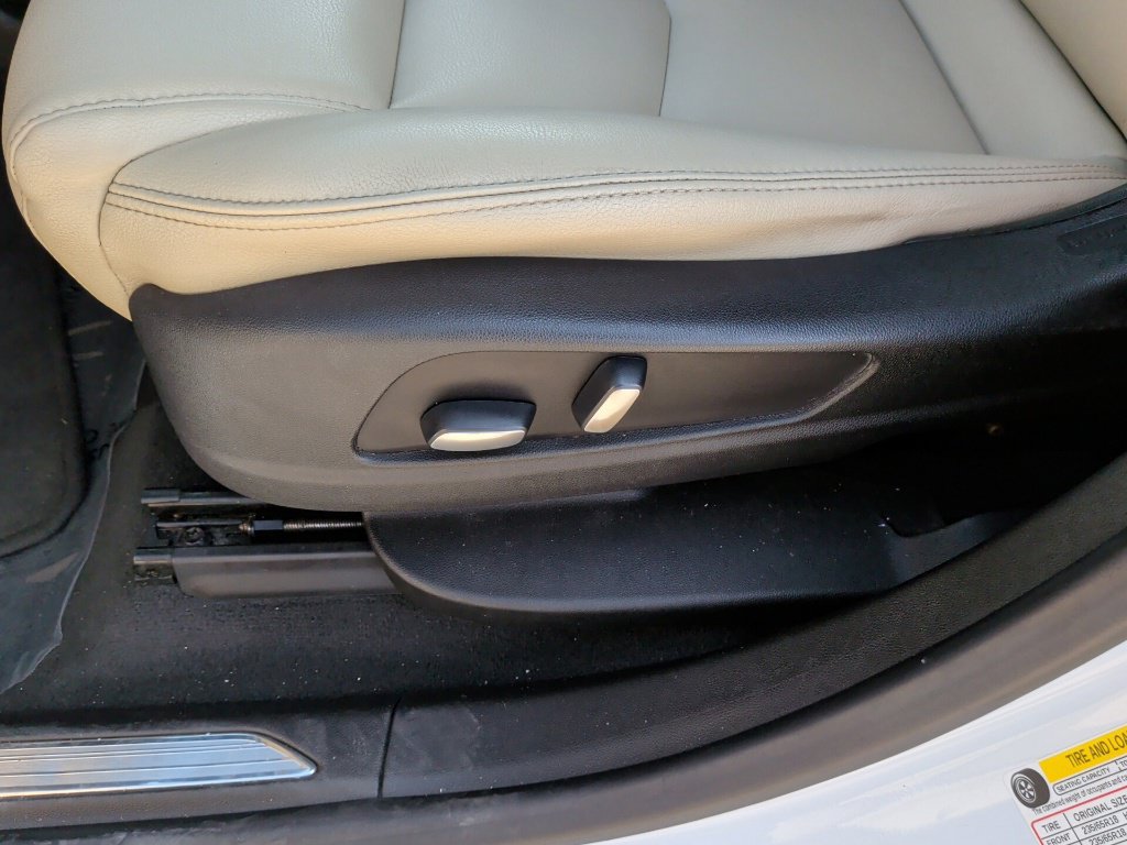 Used 2019 Cadillac XT5 FWD image 13