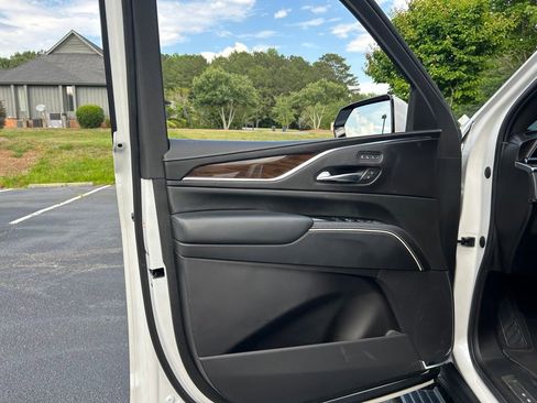 Used 2023 Cadillac Escalade Sport Platinum w/ Heavy-Duty Trailer Package AWD/4WD image 58