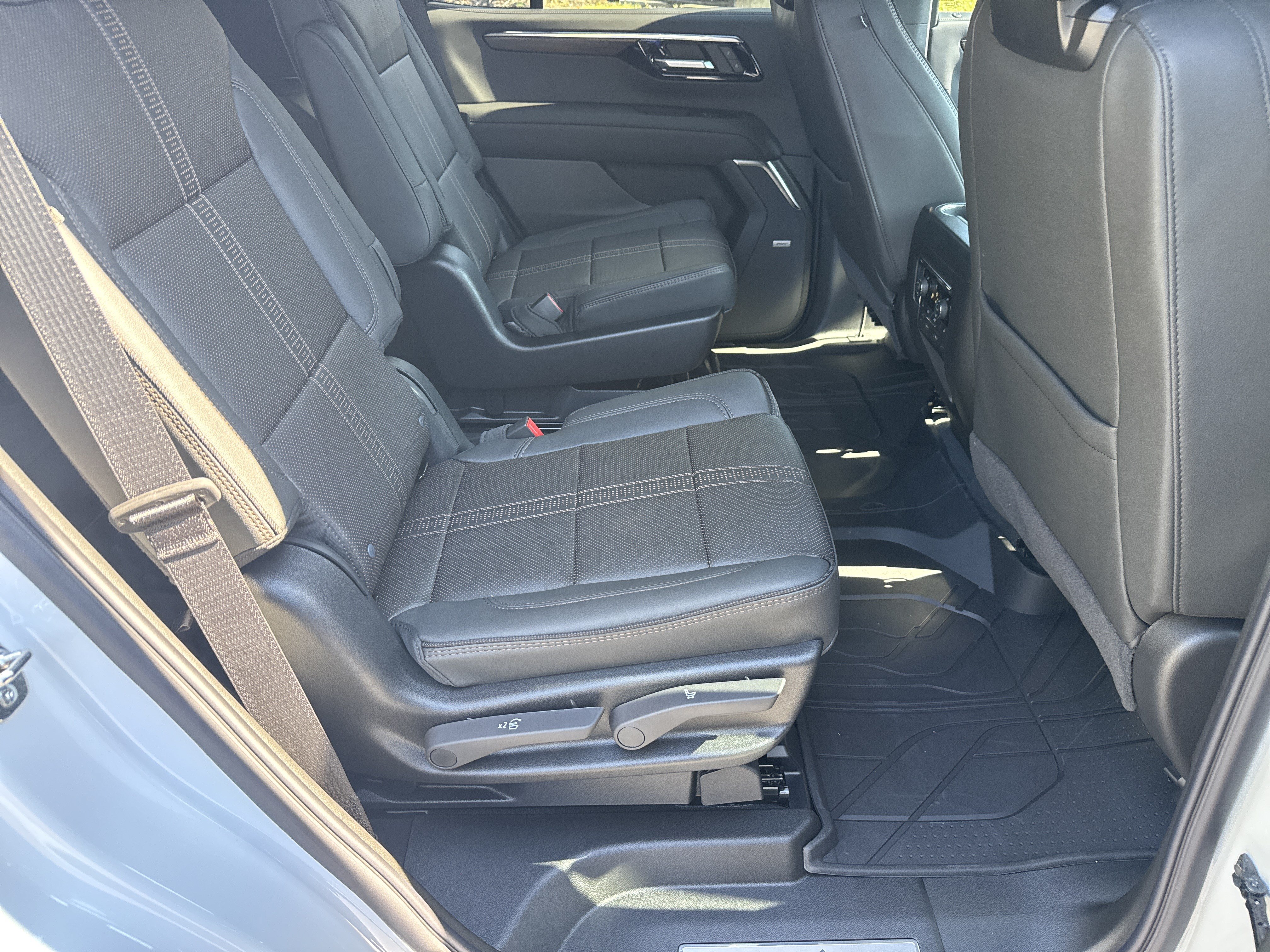 New 2027 Chevrolet Tahoe High Country AWD/4WD image 15
