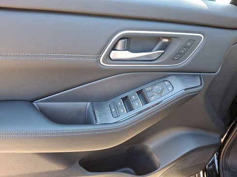 New 2026 Nissan Rogue Platinum w/ Platinum Premium Package image 8