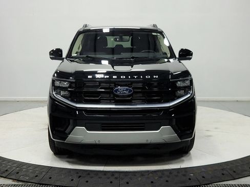 Used 2025 Ford Expedition Platinum AWD/4WD image 3