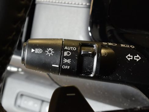 Used 2023 Nissan Pathfinder SL w/ Lighting Package (N92) AWD/4WD image 20